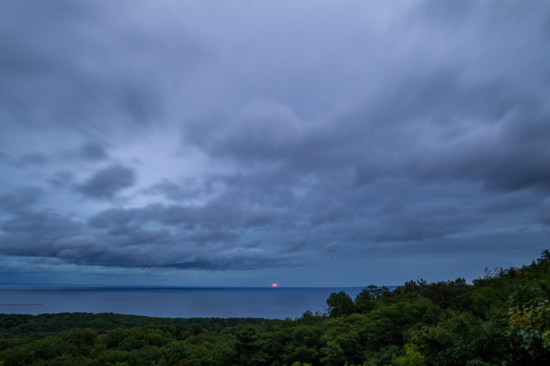 Fotógrafo de Michigan fotografió el amanecer del Lago Superior todos los días de 2019