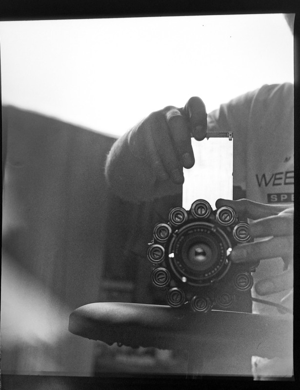 Estas cámaras de trabajo fueron hechas con latas de película de 35 mm.